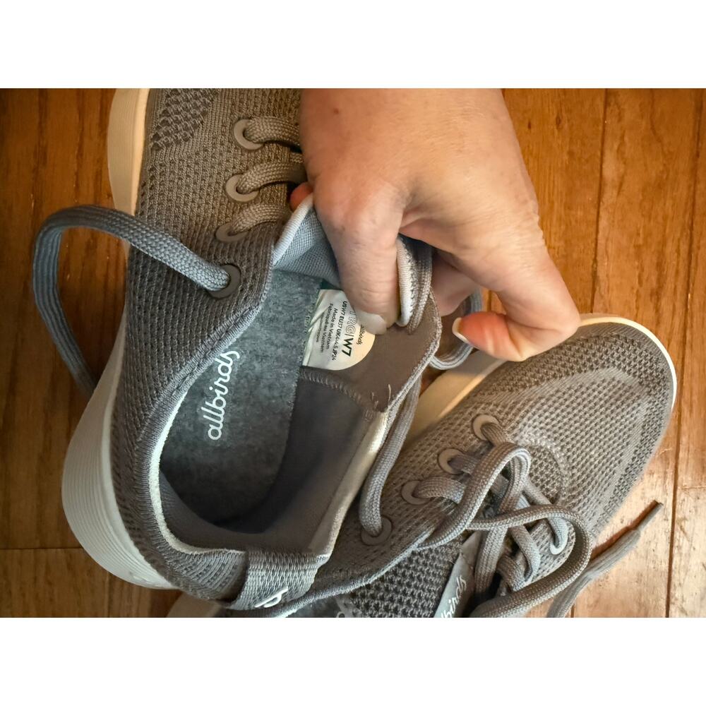 AllBirds Women's Tree Runner Size 7 Mist (White Sole) - Picture 13 of 15